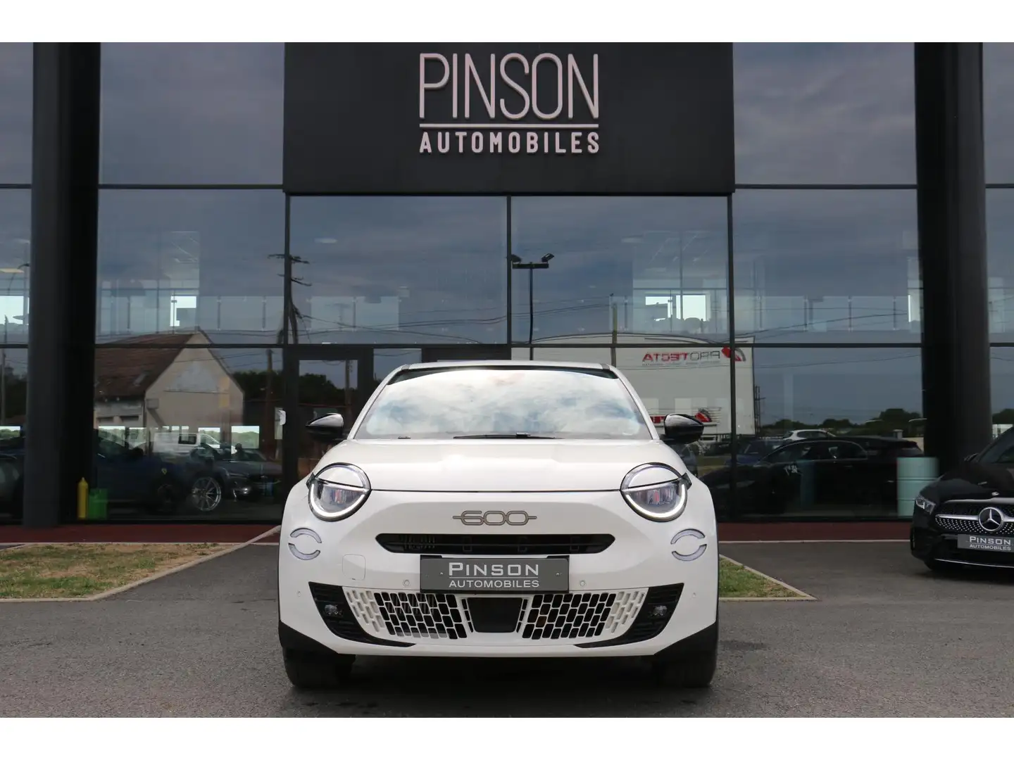 Fiat 600 Fiat 600 1.2 Hybrid - 100 - BV DCT  2023 BERLINE L Blanc - 2