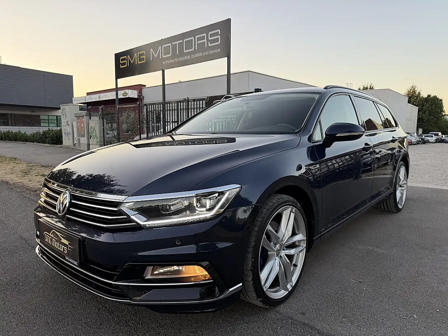 Volkswagen Passat Variant Trendline 1,6 TDI ANHÄNGERKUPPLUNG/XENON/ Blau - 1