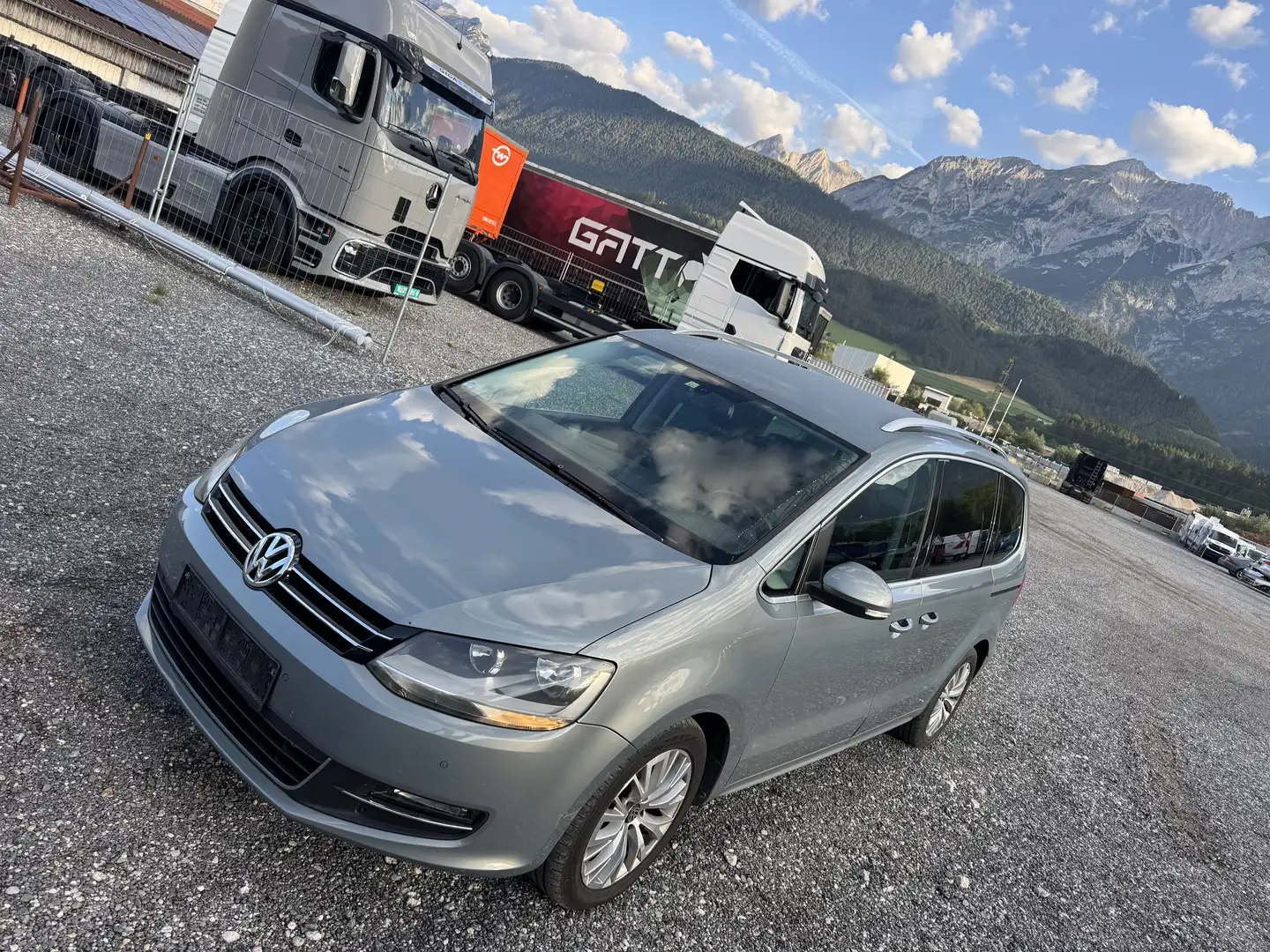 Volkswagen Sharan 2.0 TDI DSG BlueMotion Technology Highline - 2