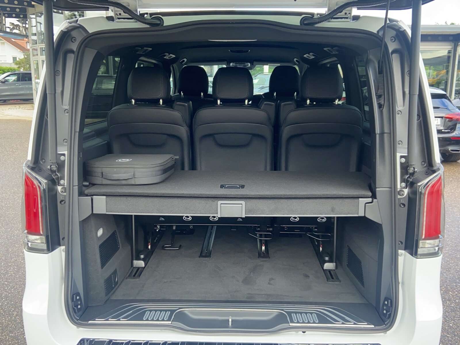 Mercedes-Benz EQV 300