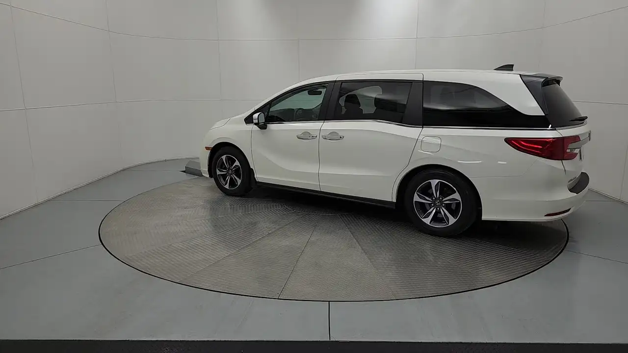 Honda Odyssey снимка Honda Odyssey
