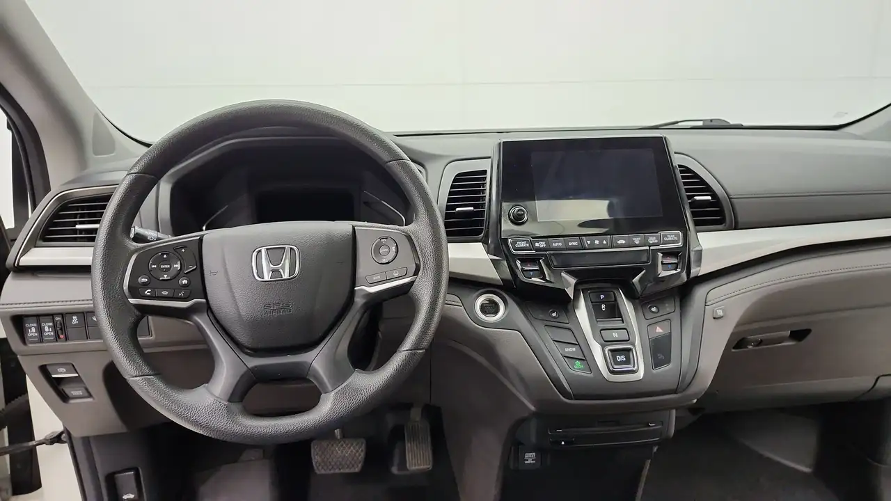 Honda Odyssey снимка Honda Odyssey