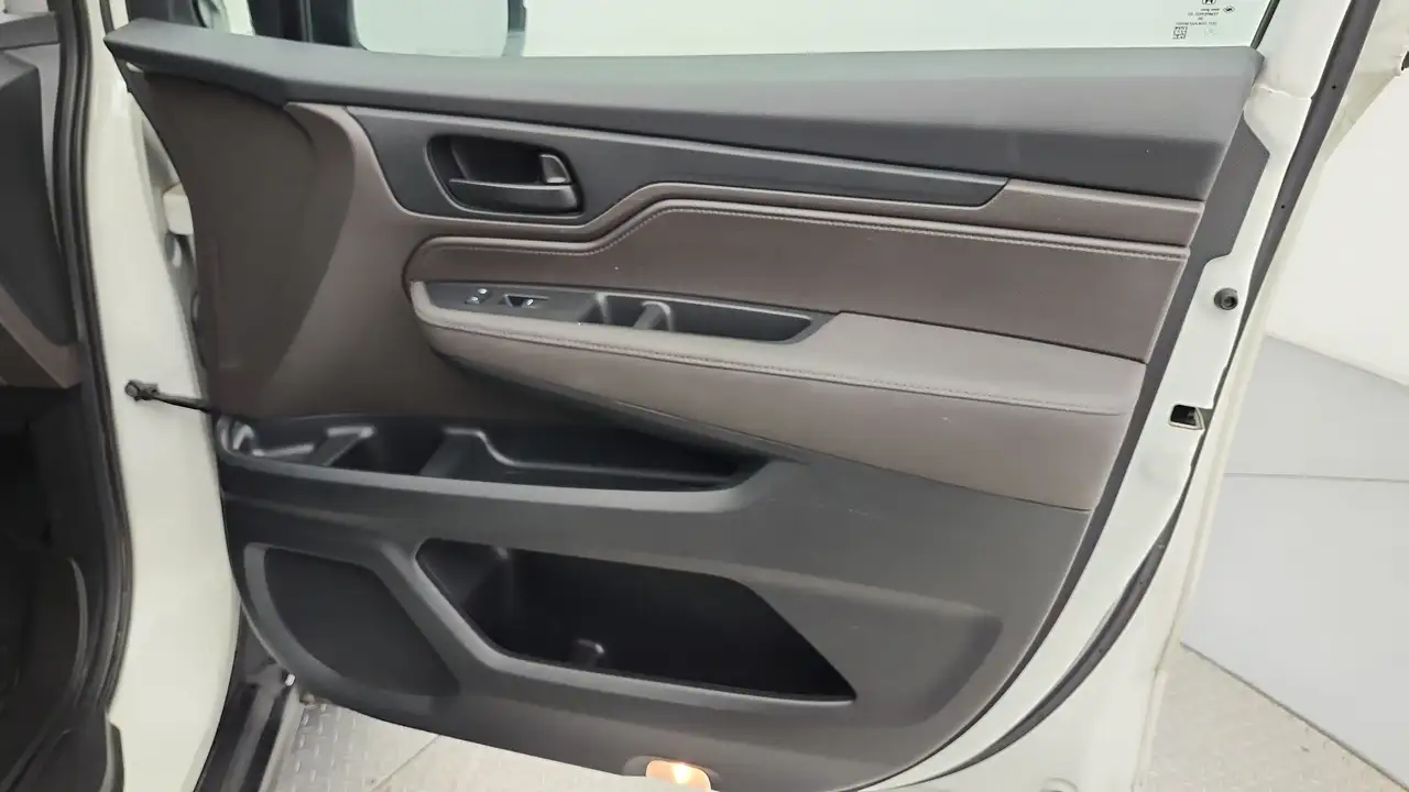 Honda Odyssey снимка Honda Odyssey