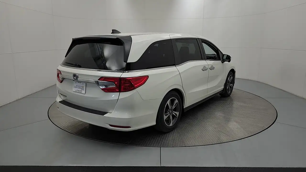 Honda Odyssey снимка Honda Odyssey
