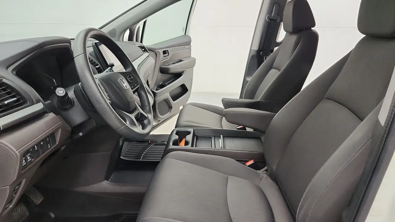 Honda Odyssey снимка Honda Odyssey