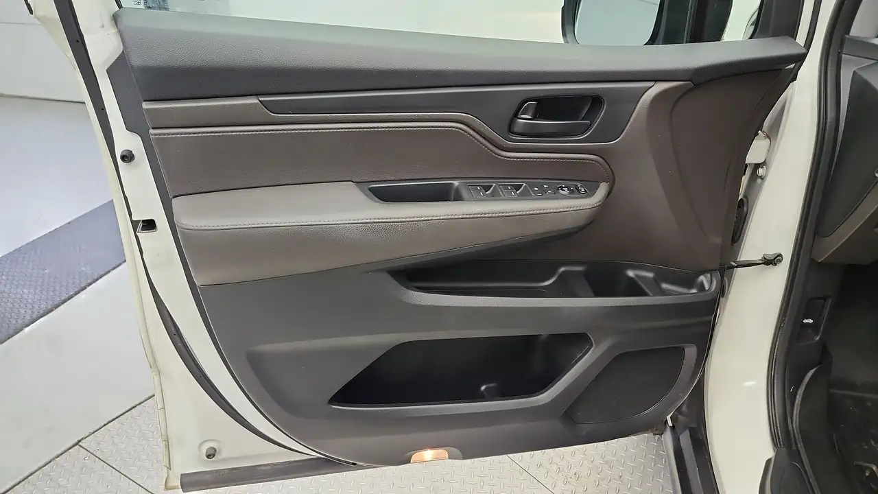 Honda Odyssey снимка Honda Odyssey