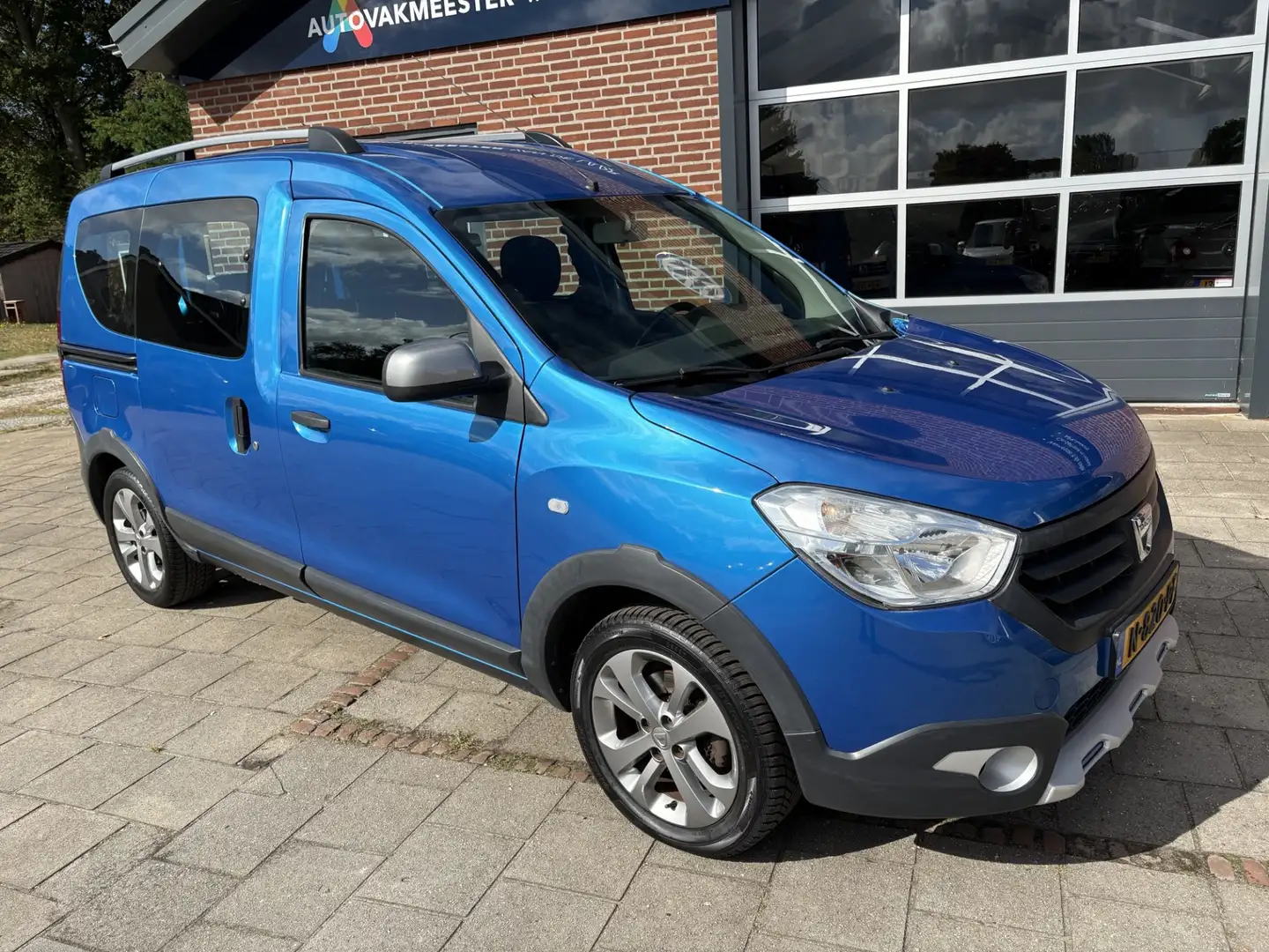 Dacia Dokker 1.2 TCe Stepway 5p. 85KW Deurtjes (Distributie ver Bleu - 2