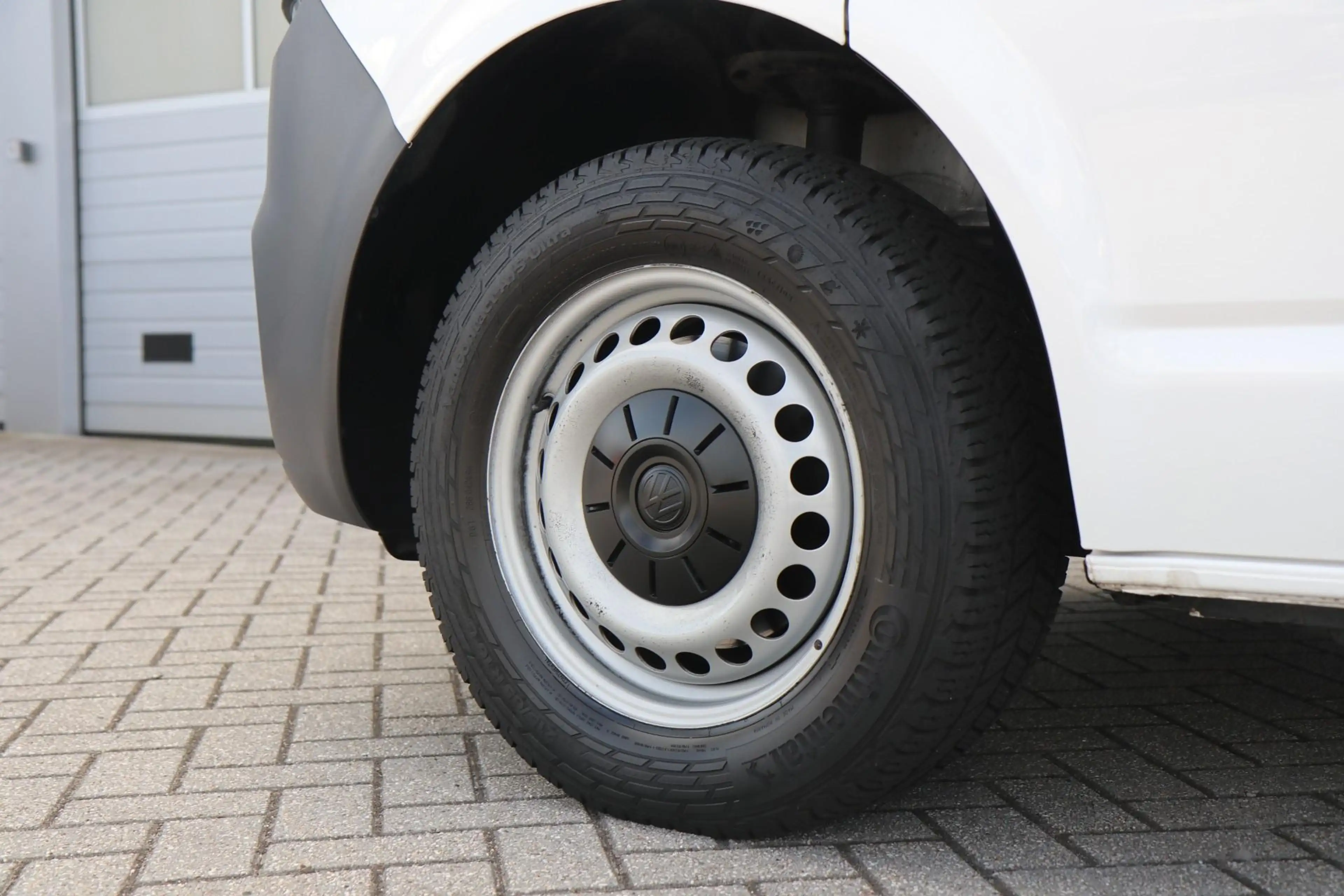 Volkswagen T6.1 Transporter 2.0 TDI 90pk L1H1 28 | Trekhaak  | Airco | Bluetoo — photo 13