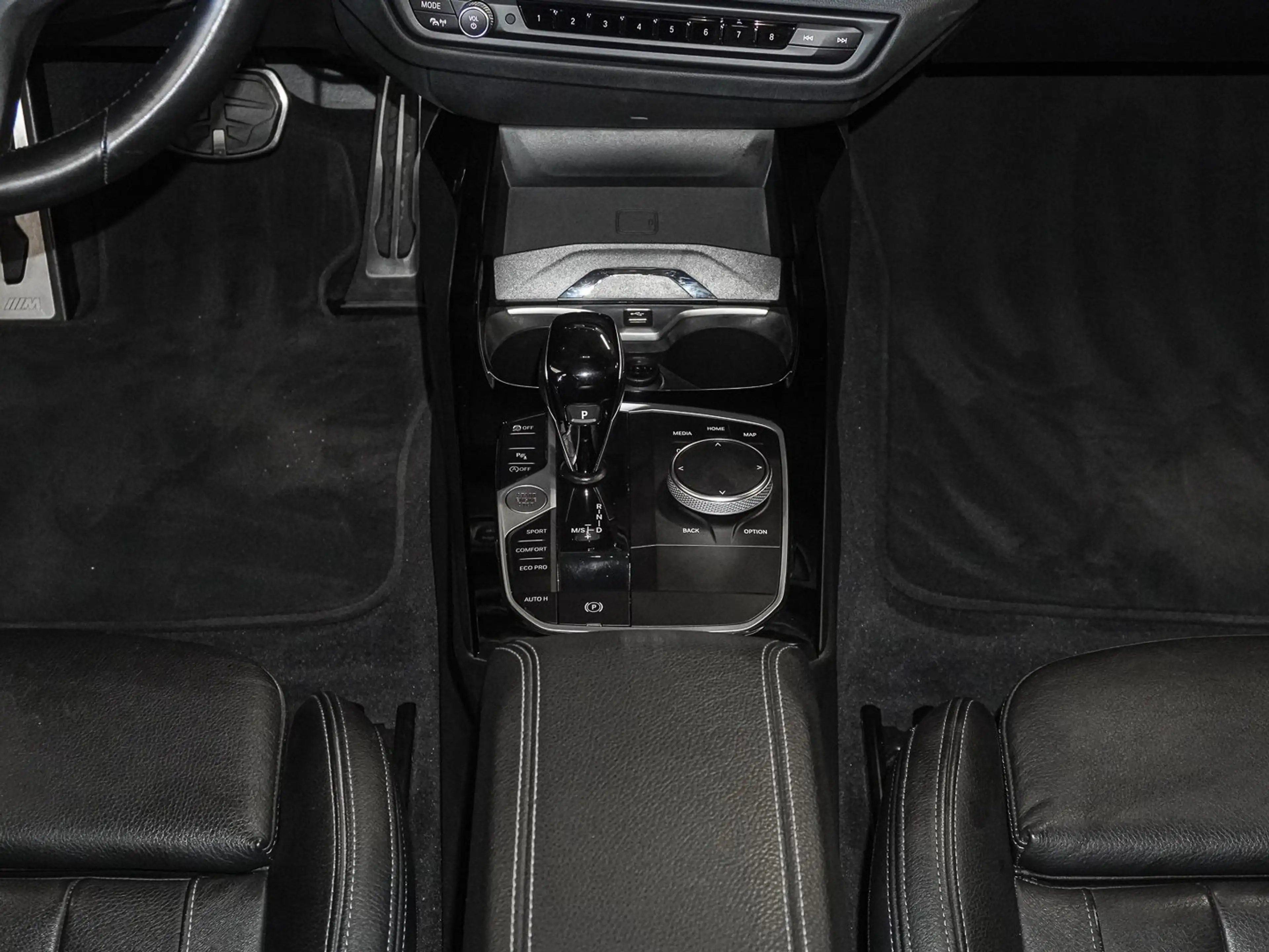 BMW 135 M135i xDrive A RFK NAVI LED Sound Syst. PDC V+H — photo 12