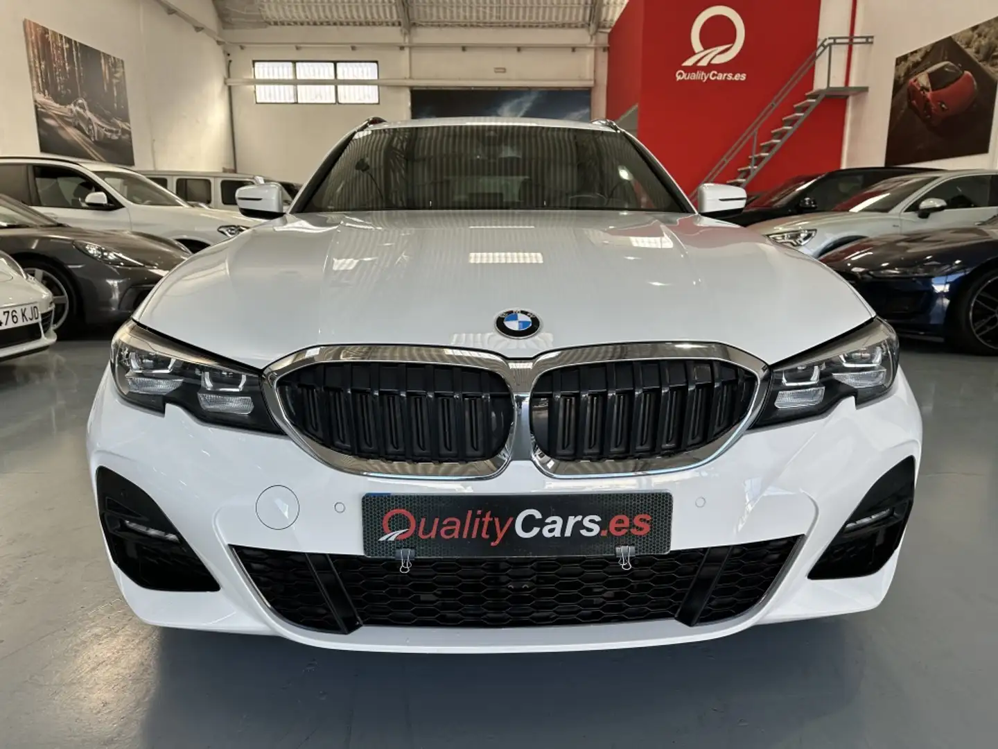 BMW 330 330dA xDrive Touring Blanc - 2