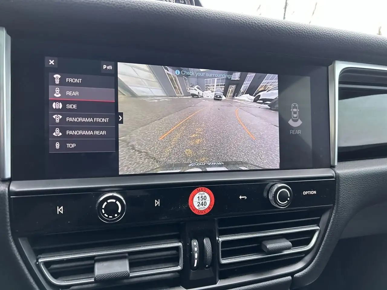 Porsche Macan снимка Porsche Macan