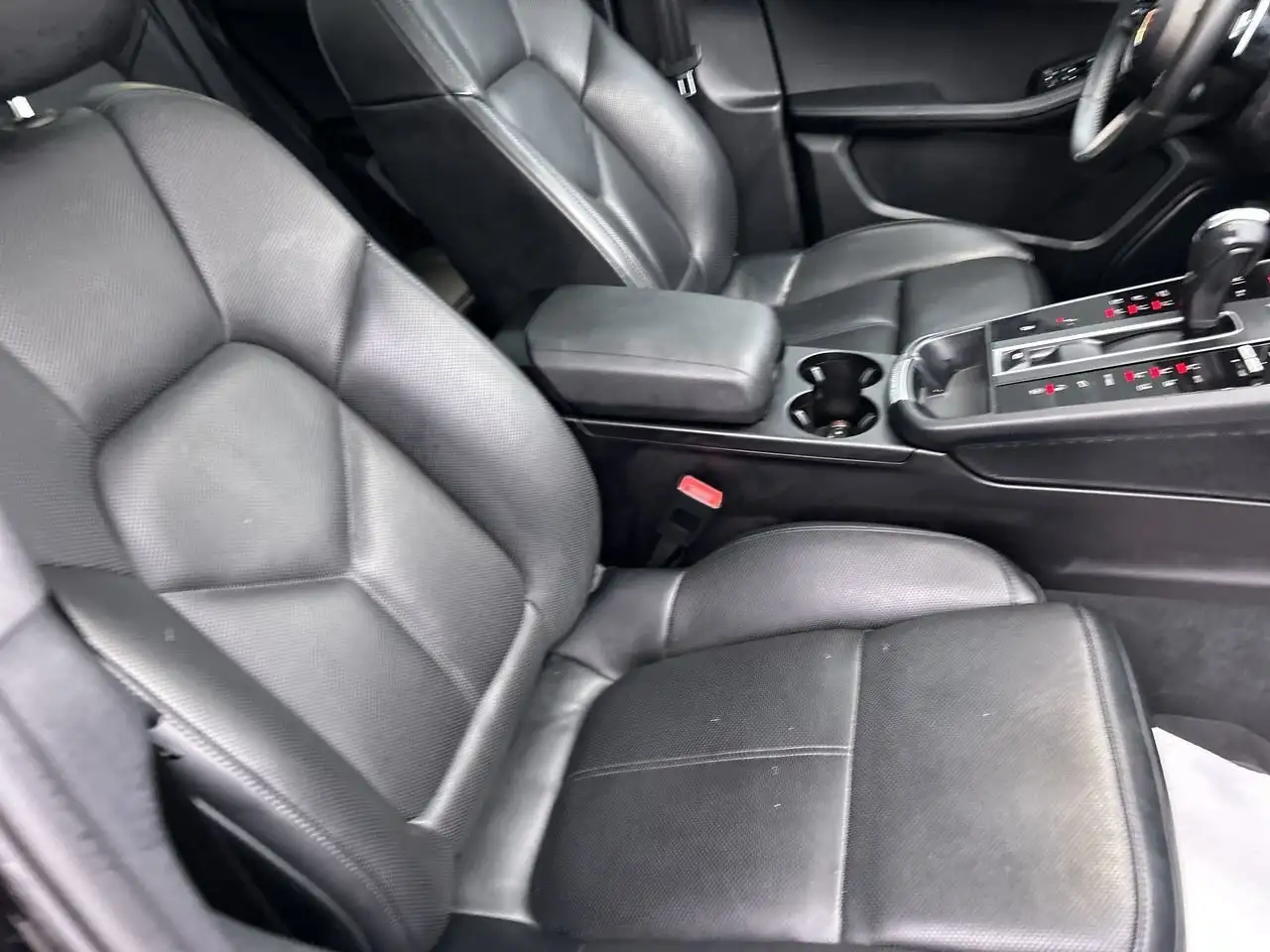 Porsche Macan снимка Porsche Macan