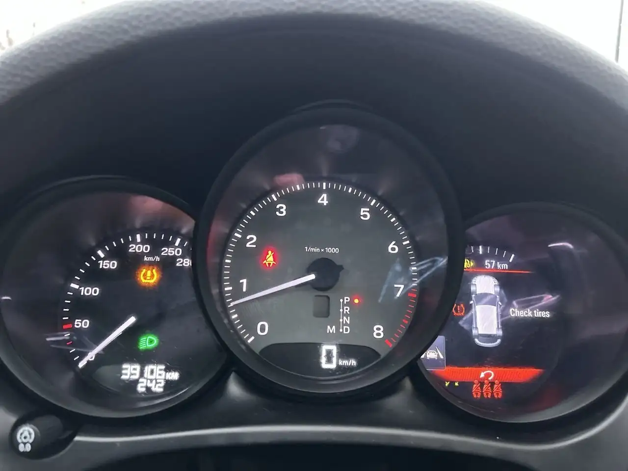 Porsche Macan снимка Porsche Macan