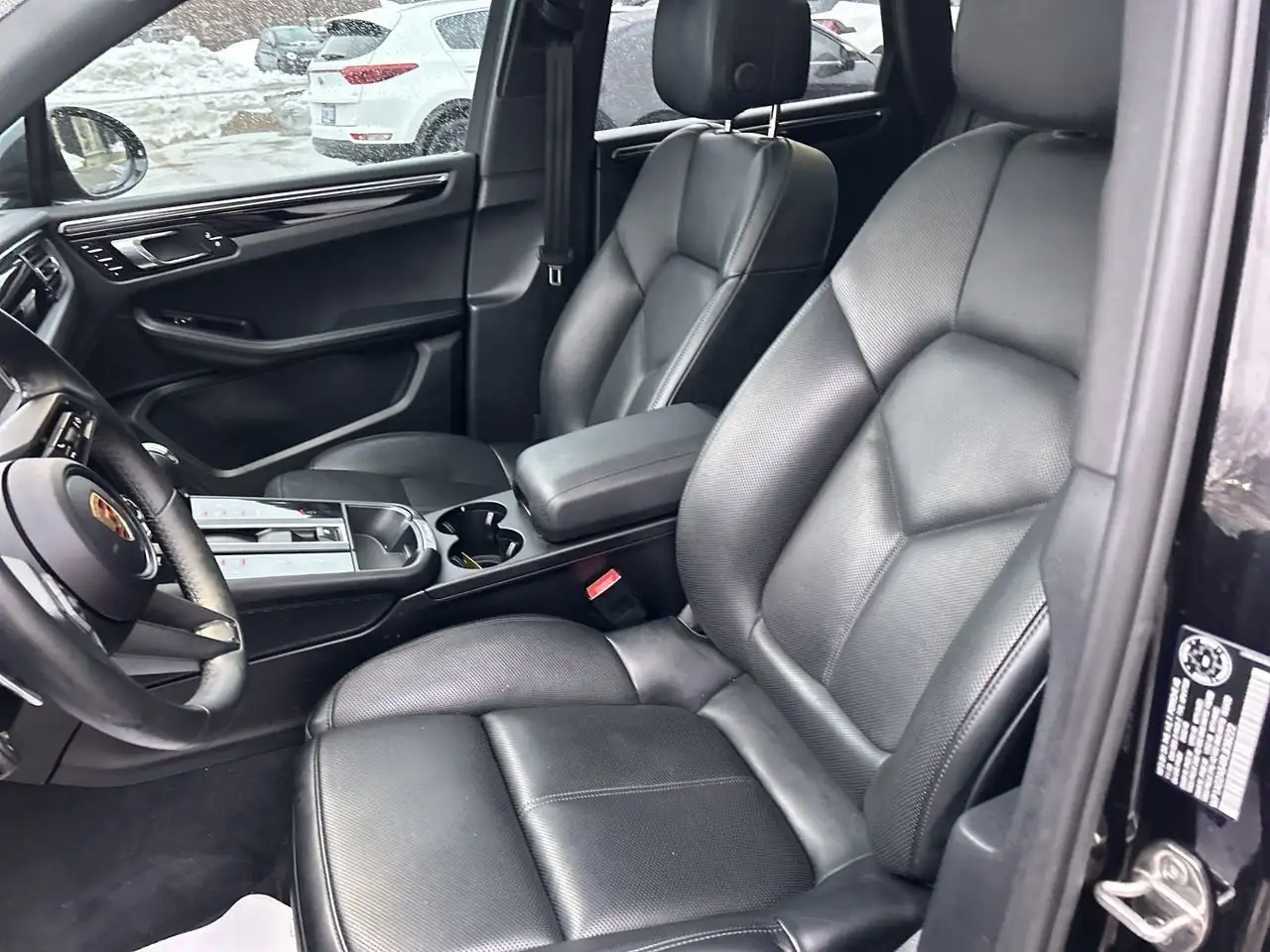 Porsche Macan снимка Porsche Macan