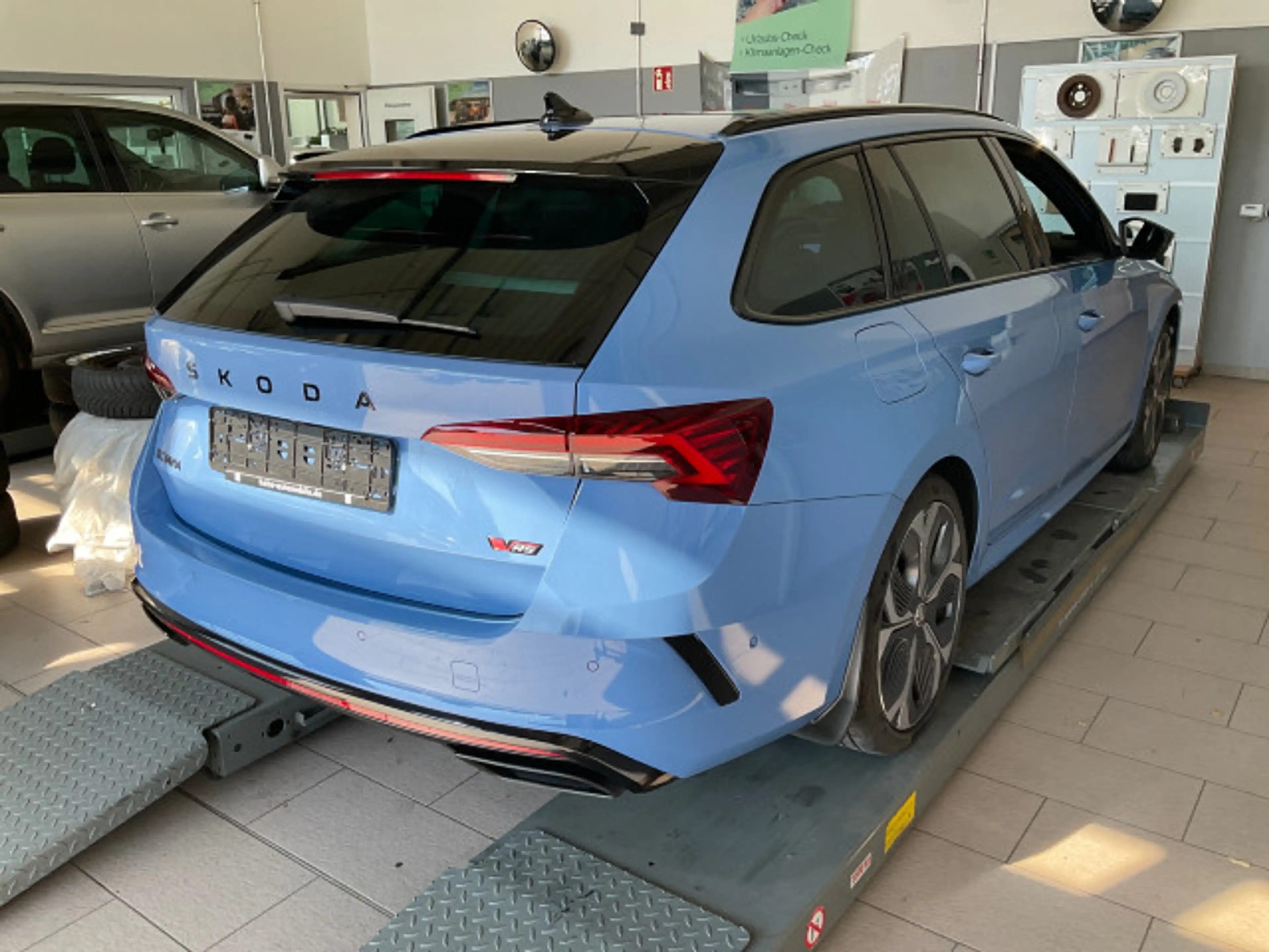 Skoda Octavia 2.0 TSI RS Navi LED AHK Kamera Pano — photo 4