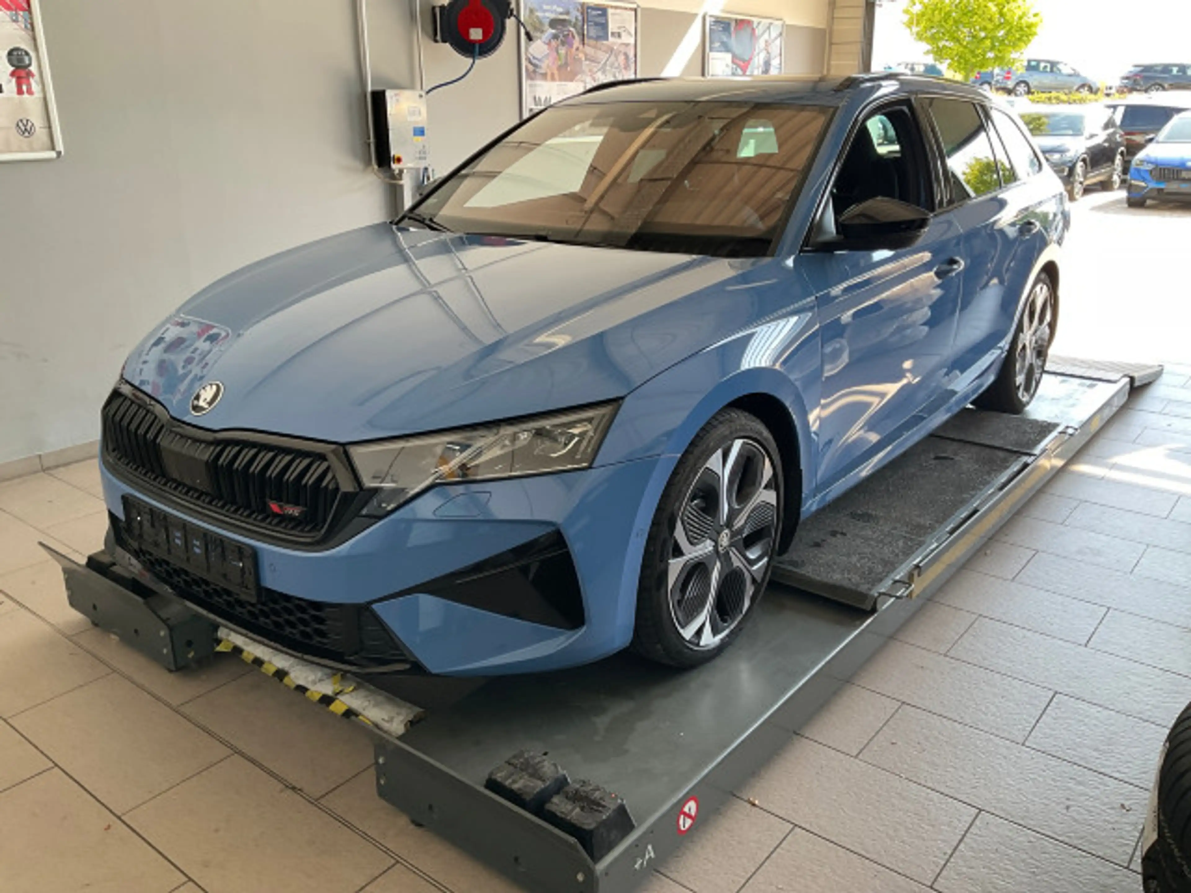 Skoda Octavia 2.0 TSI RS Navi LED AHK Kamera Pano — photo 2