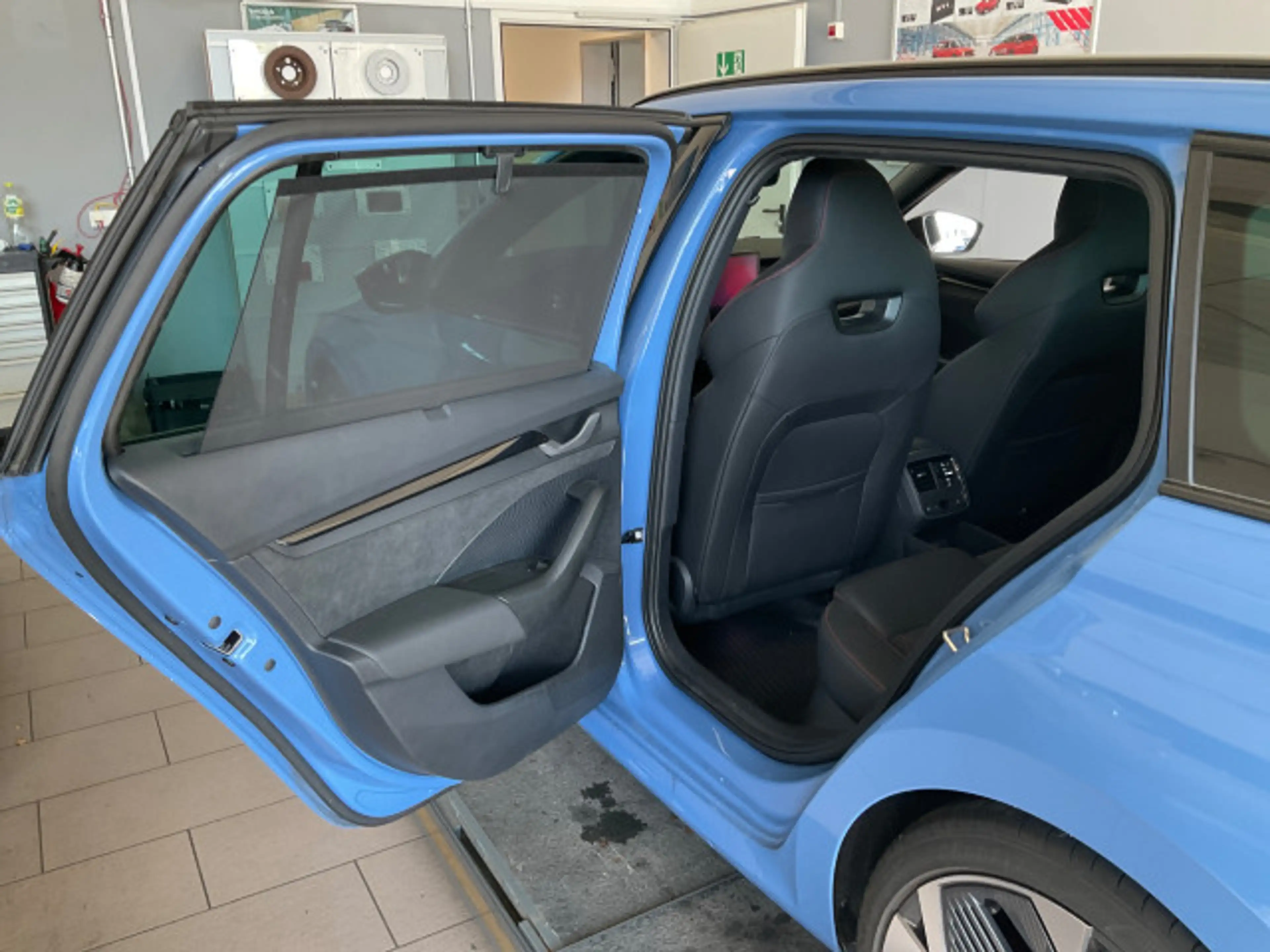 Skoda Octavia 2.0 TSI RS Navi LED AHK Kamera Pano — photo 11