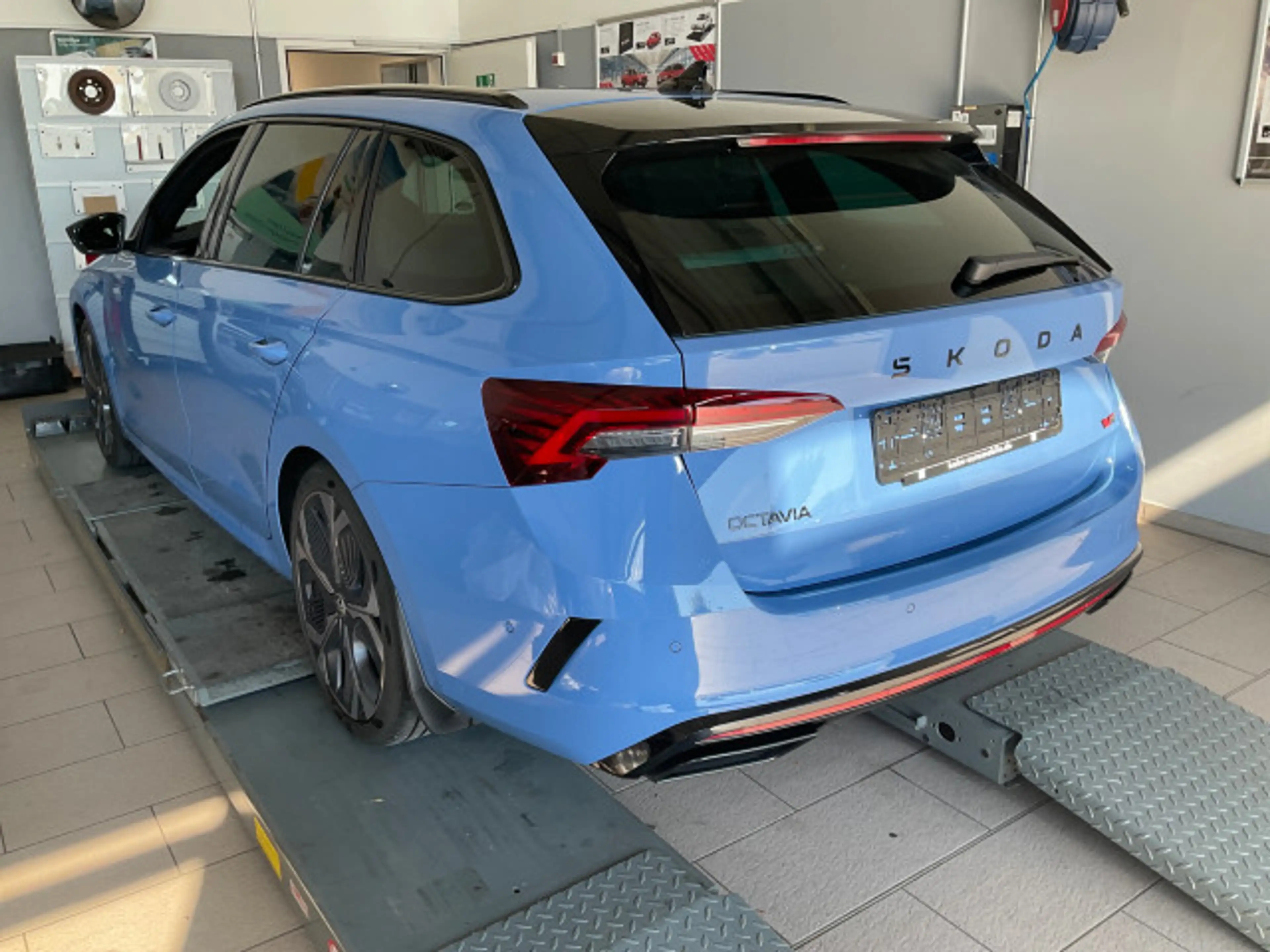 Skoda Octavia 2.0 TSI RS Navi LED AHK Kamera Pano — photo 5