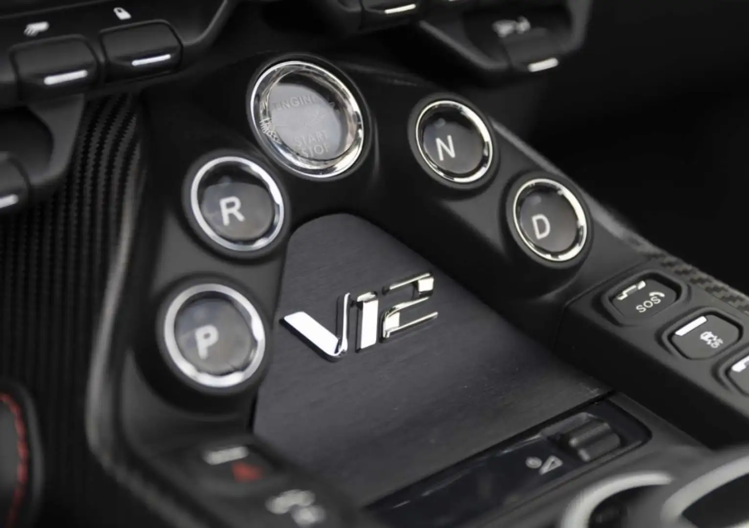 Aston Martin Vantage Descapotable Automático de 2 Puertas Fekete - 2