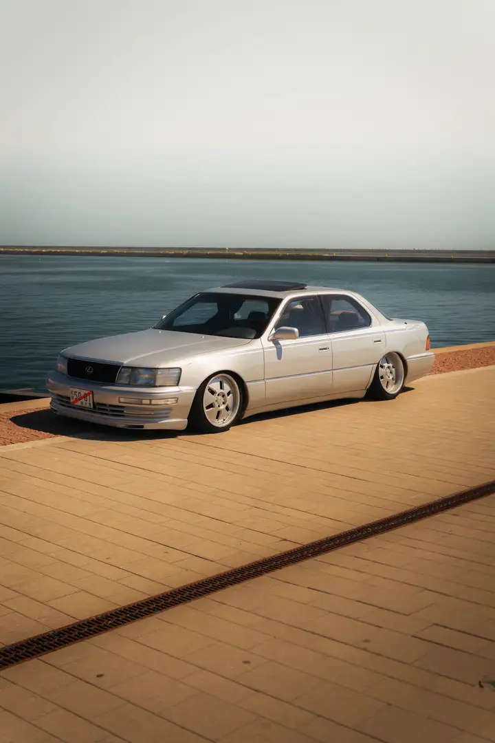 Lexus LS 400 Silber - 1