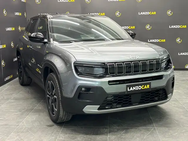 Jeep Avenger view 3