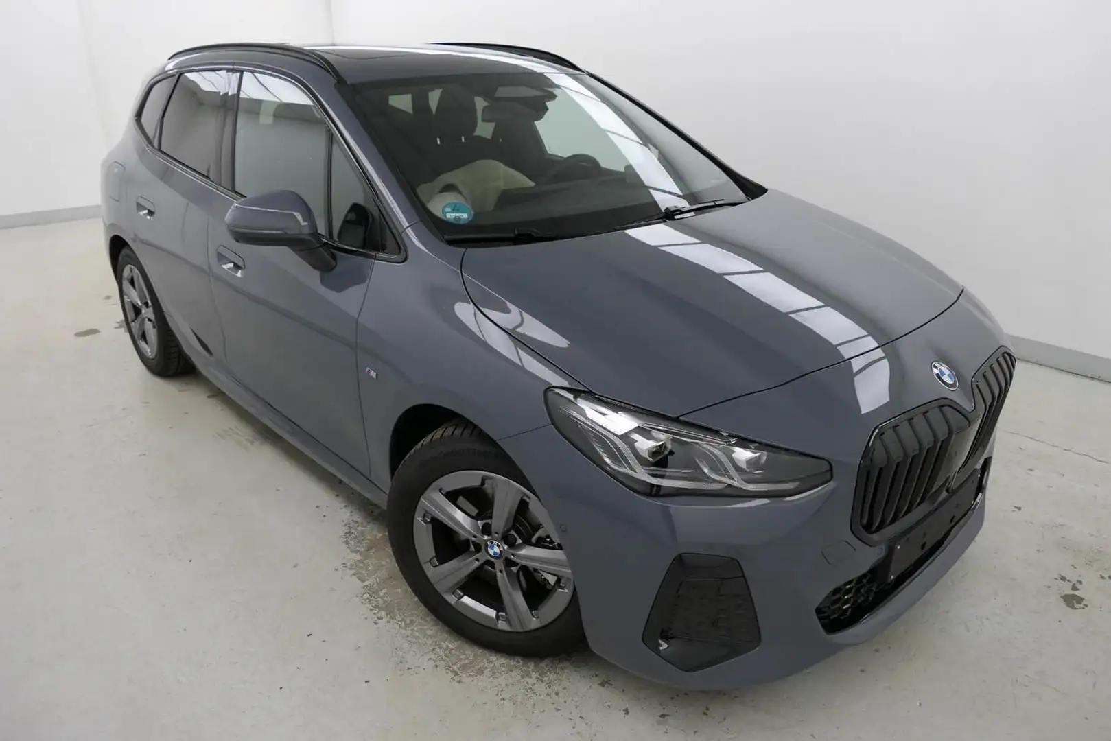 BMW 223 i xDrive Active Tourer M Sport AHK/HUD/PANORAMA Grau - 2