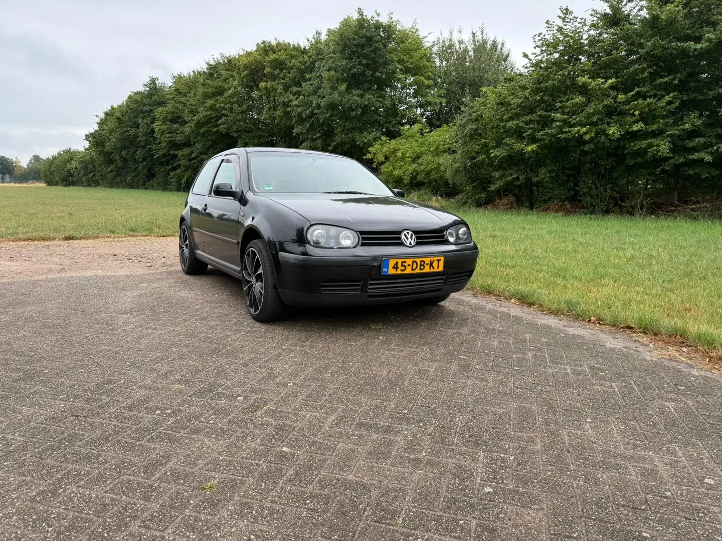 Volkswagen Golf Golf 1.8-5V Comfortline Zwart - 2