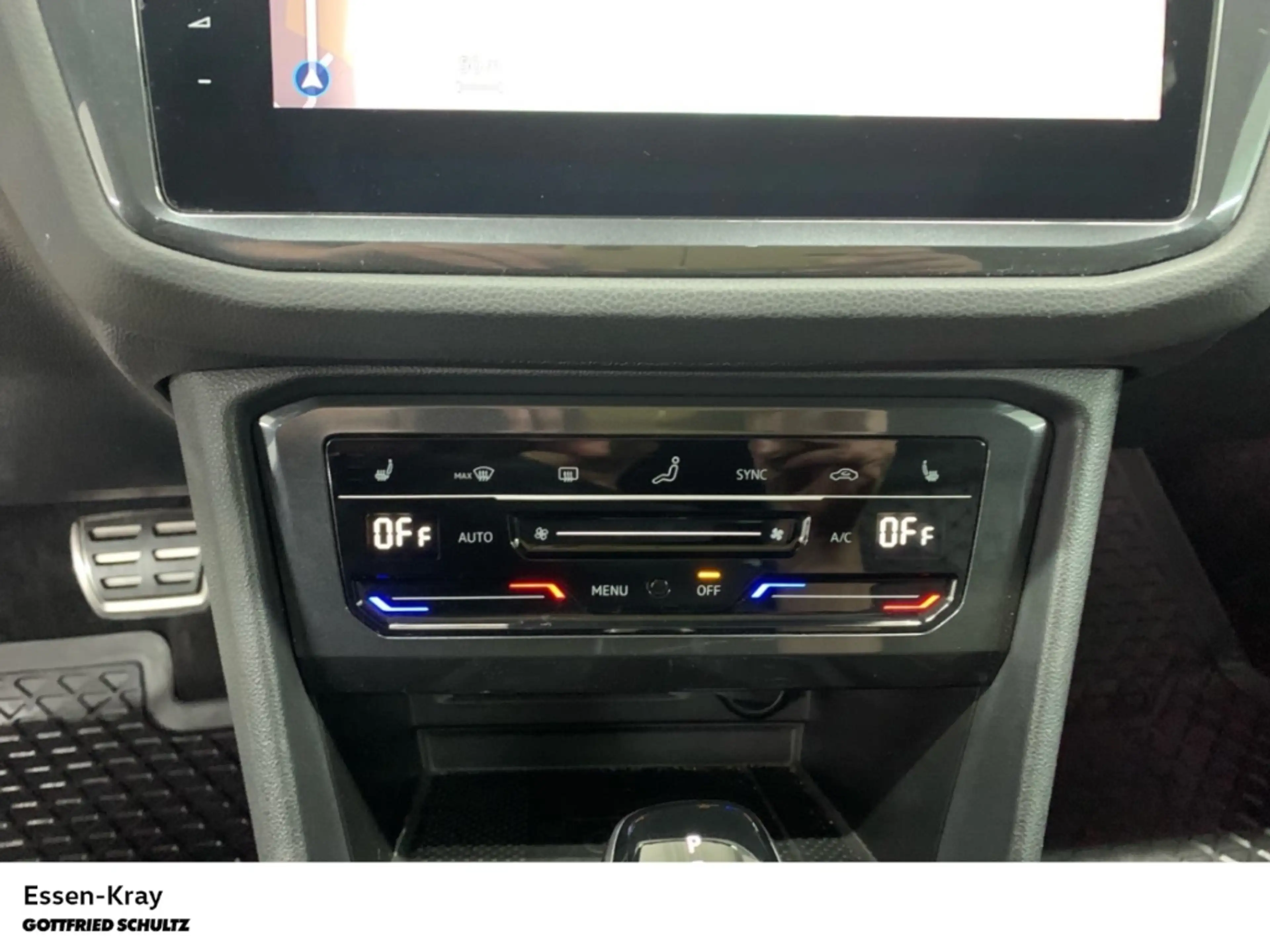 Volkswagen Tiguan R-Line 2.0 TDI DSG 4Motion Pano AHK — photo 15