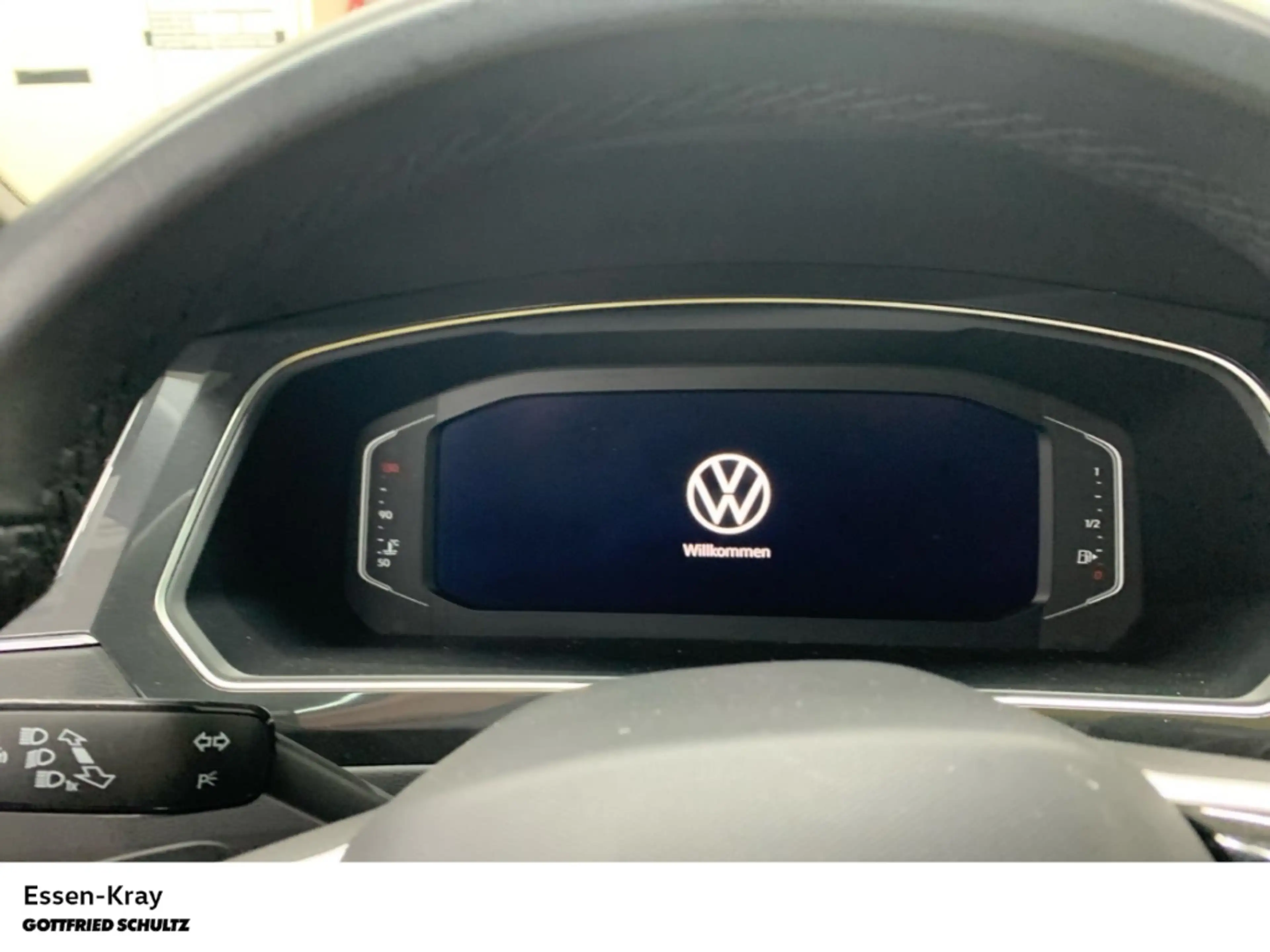 Volkswagen Tiguan R-Line 2.0 TDI DSG 4Motion Pano AHK — photo 13