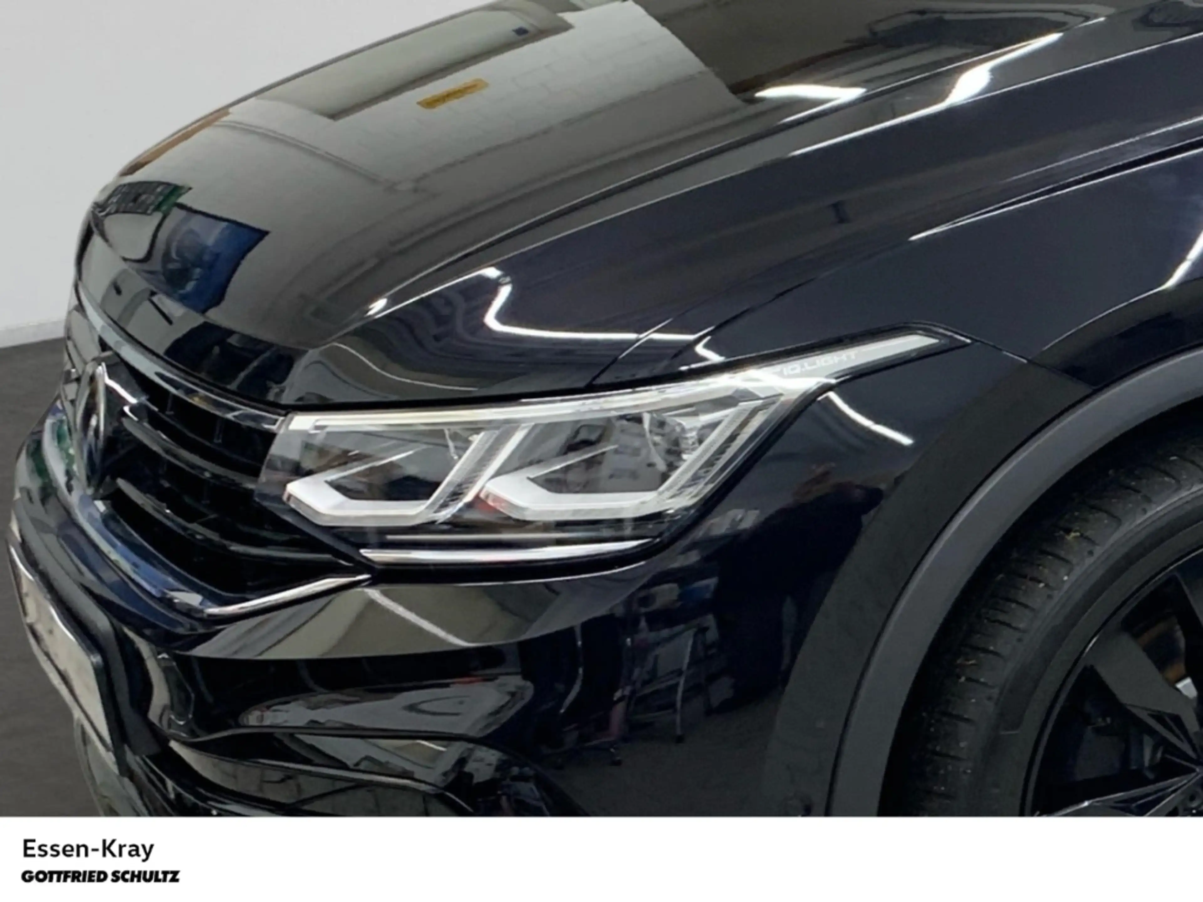 Volkswagen Tiguan R-Line 2.0 TDI DSG 4Motion Pano AHK — photo 5