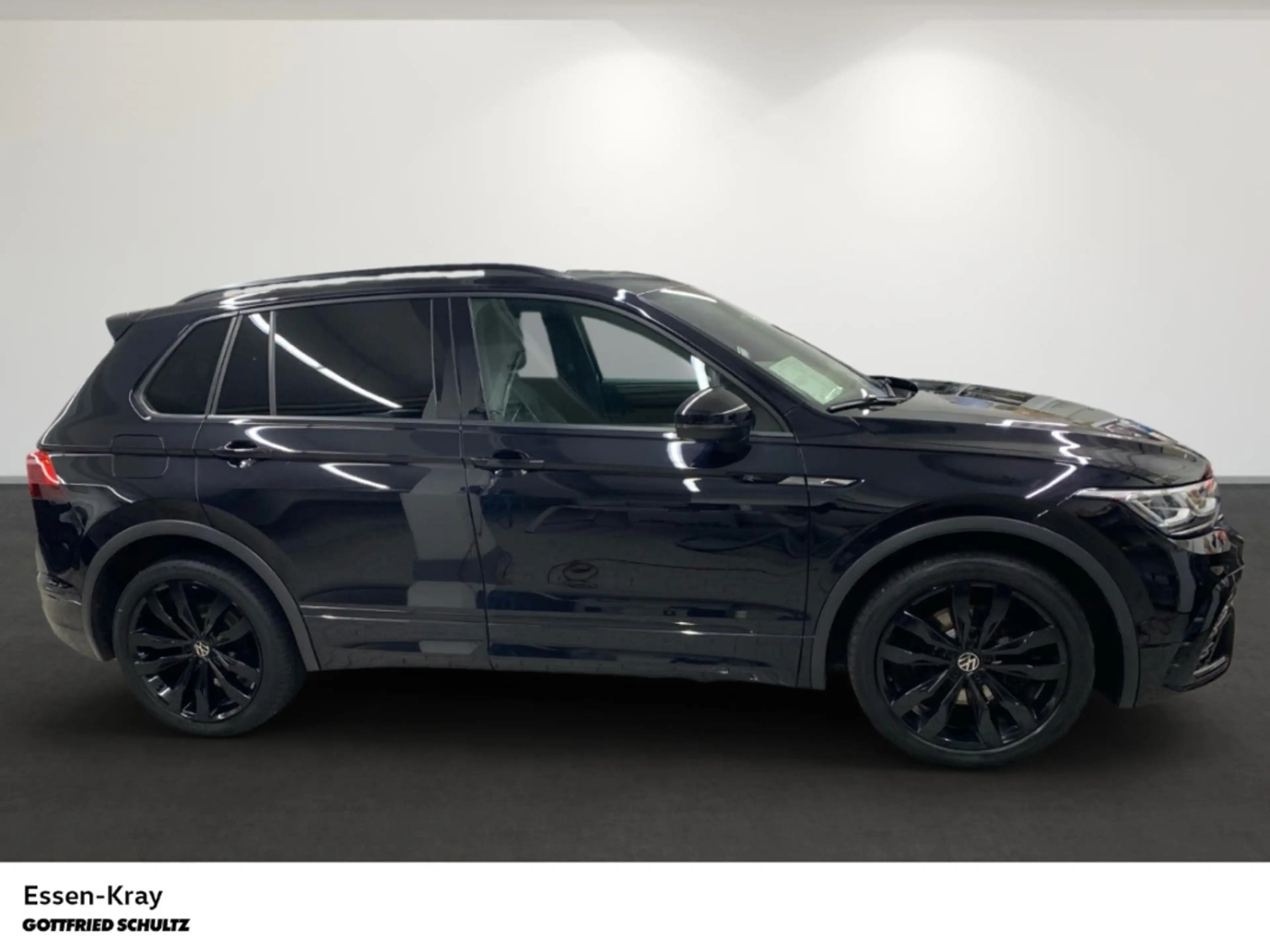 Volkswagen Tiguan R-Line 2.0 TDI DSG 4Motion Pano AHK — photo 3