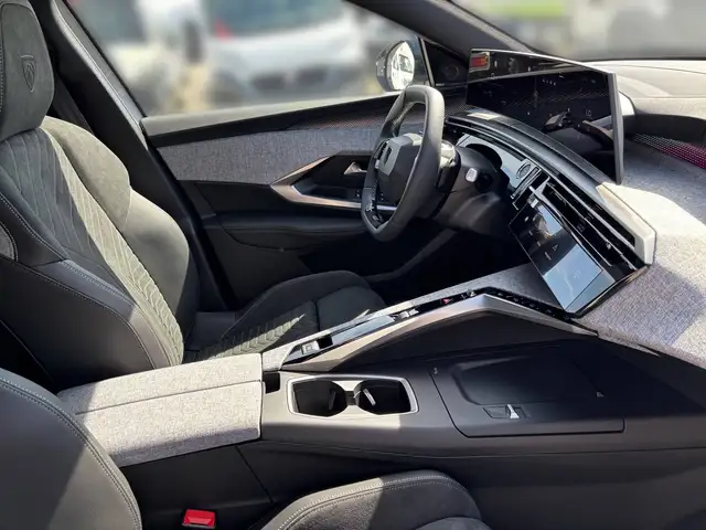 Peugeot 3008 view 7