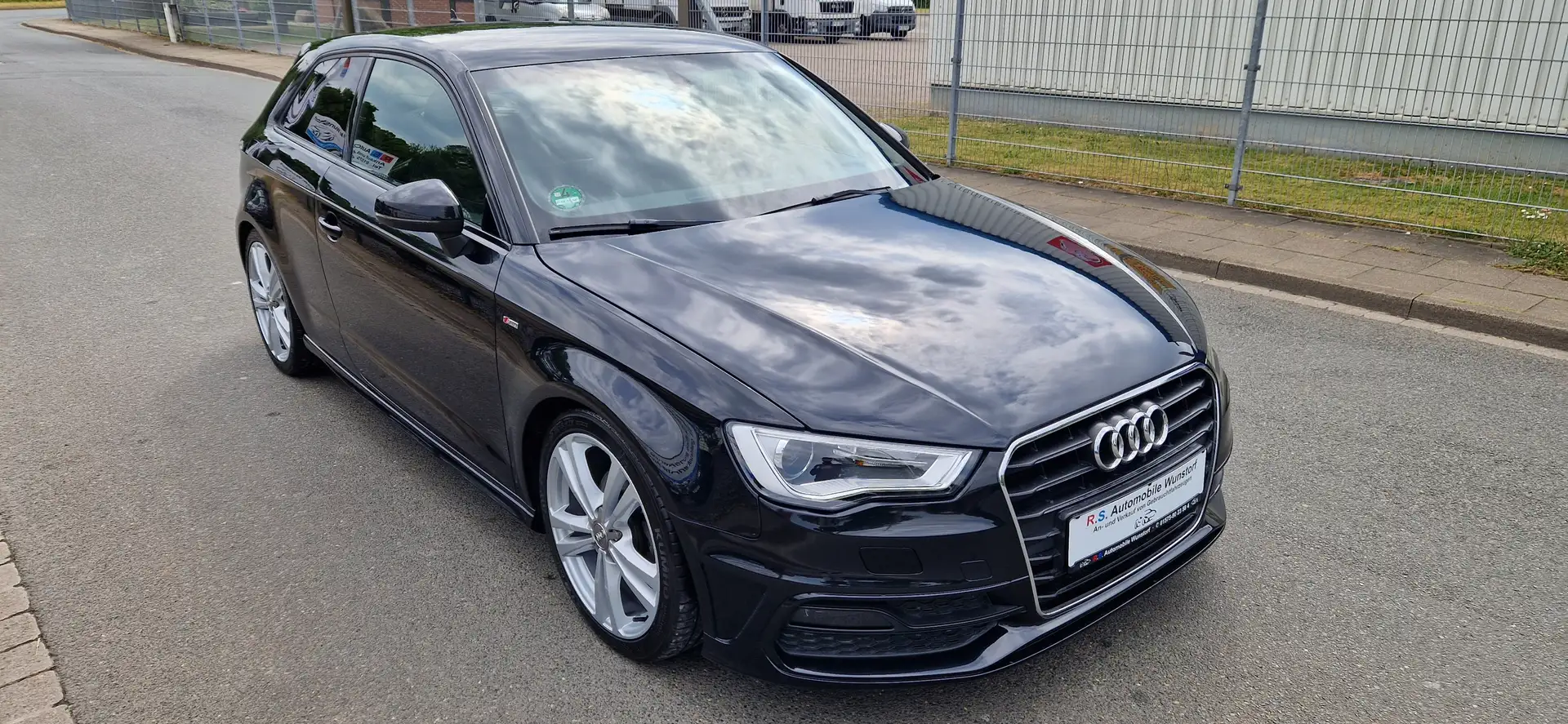Audi A3 S line Sportpaket Noir - 2