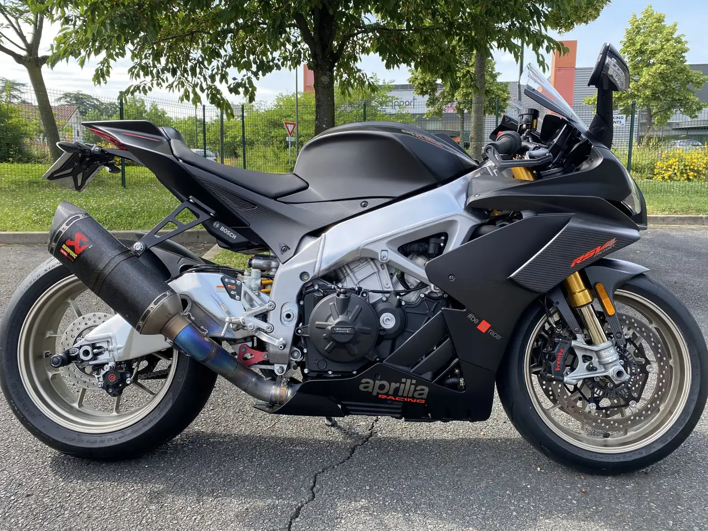 Aprilia RSV4 - 2