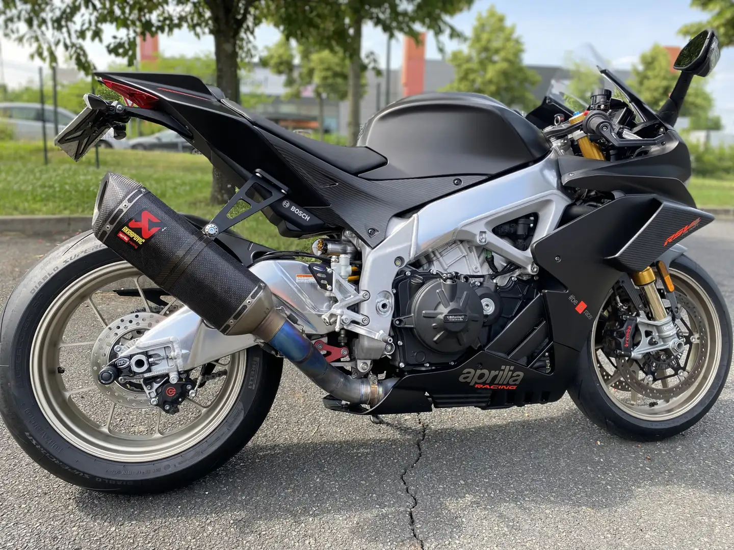 Aprilia RSV4 - 1