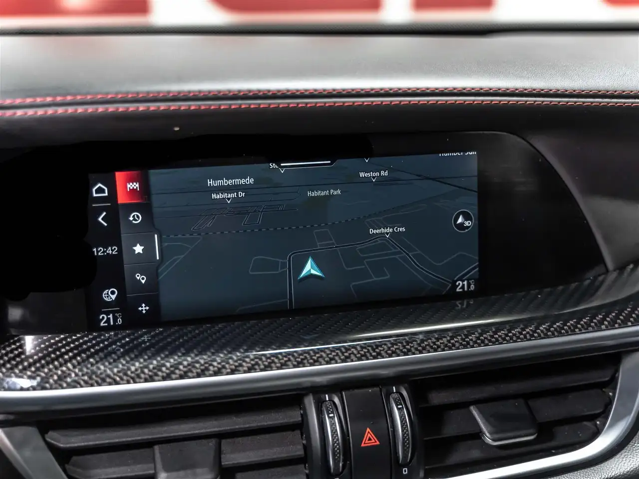 Alfa Romeo Stelvio снимка Alfa Romeo Stelvio