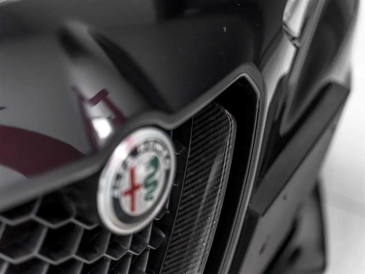 Alfa Romeo Stelvio снимка Alfa Romeo Stelvio