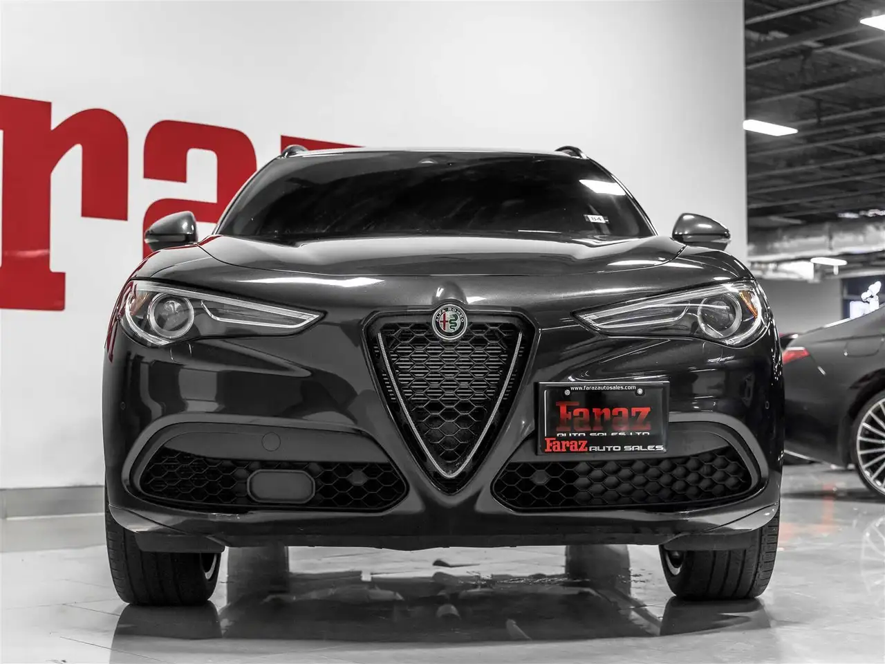 Alfa Romeo Stelvio снимка Alfa Romeo Stelvio