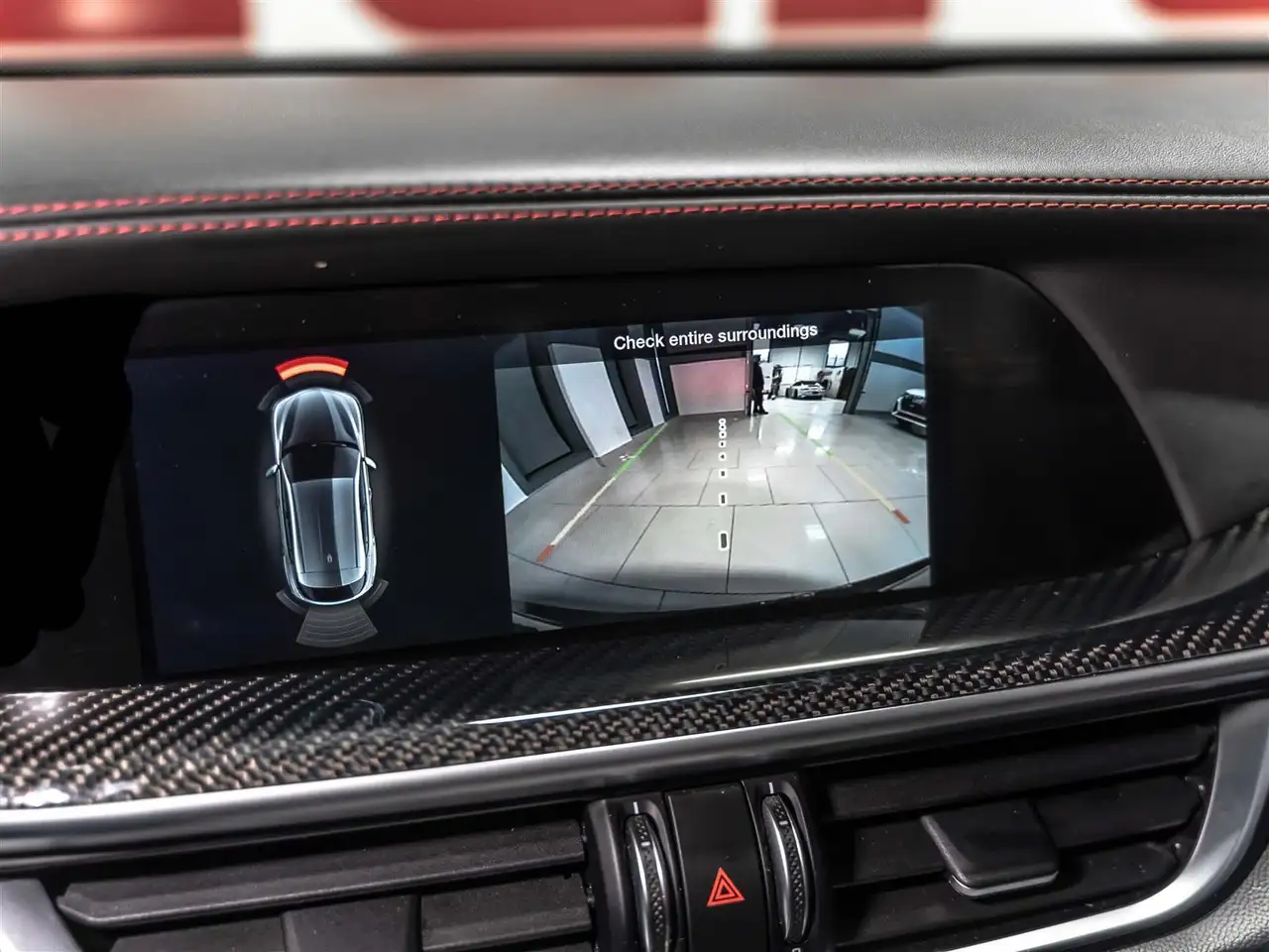 Alfa Romeo Stelvio снимка Alfa Romeo Stelvio