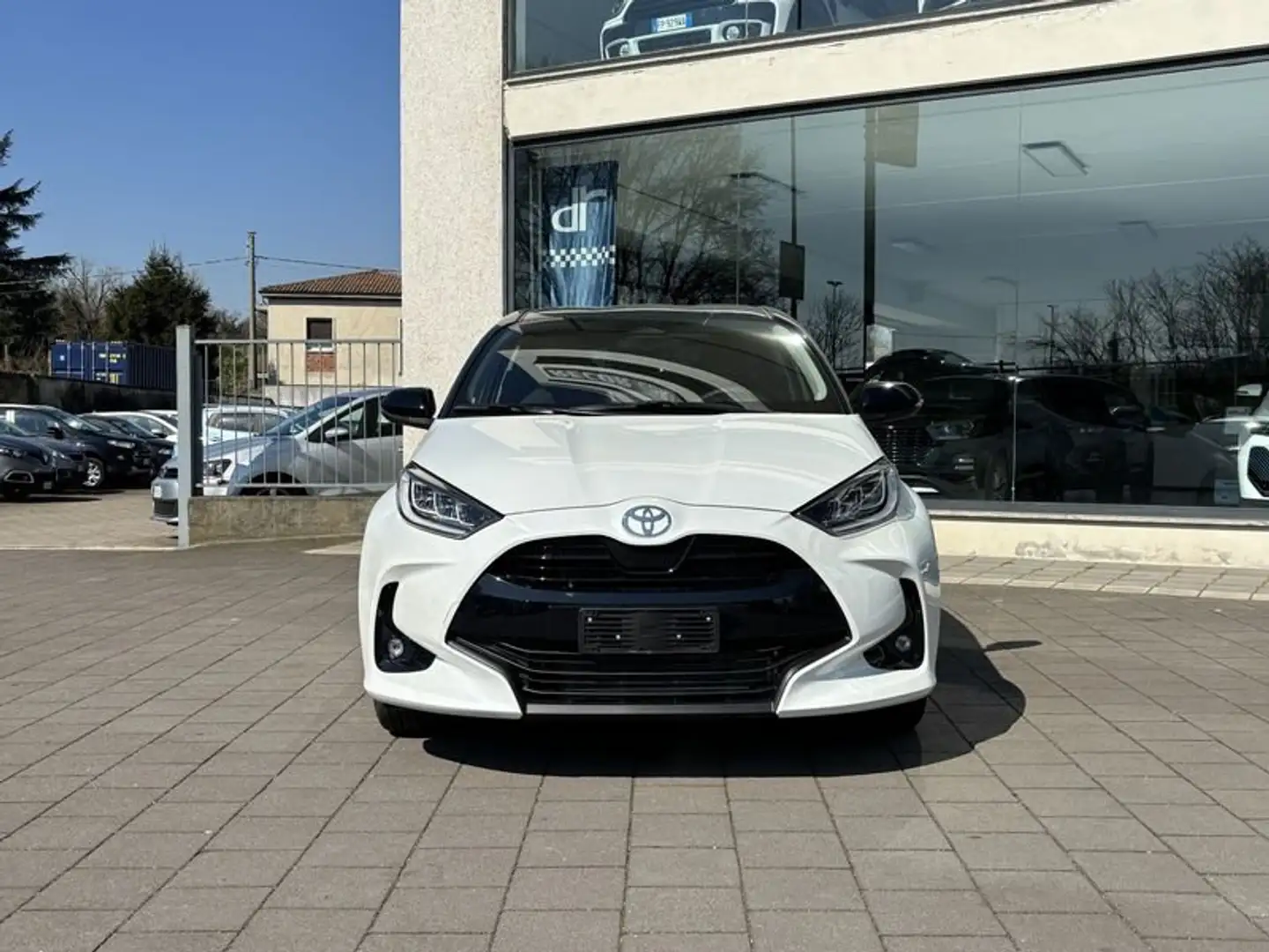 Toyota Yaris 1.5 Hybrid 5 porte Trend Blanco - 2