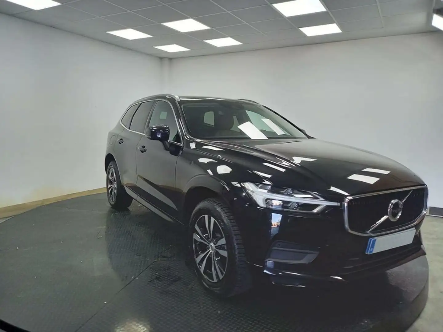Volvo XC60 XC-60 2.0 D3 MOMENTUM PRO ADBLUE Schwarz - 2