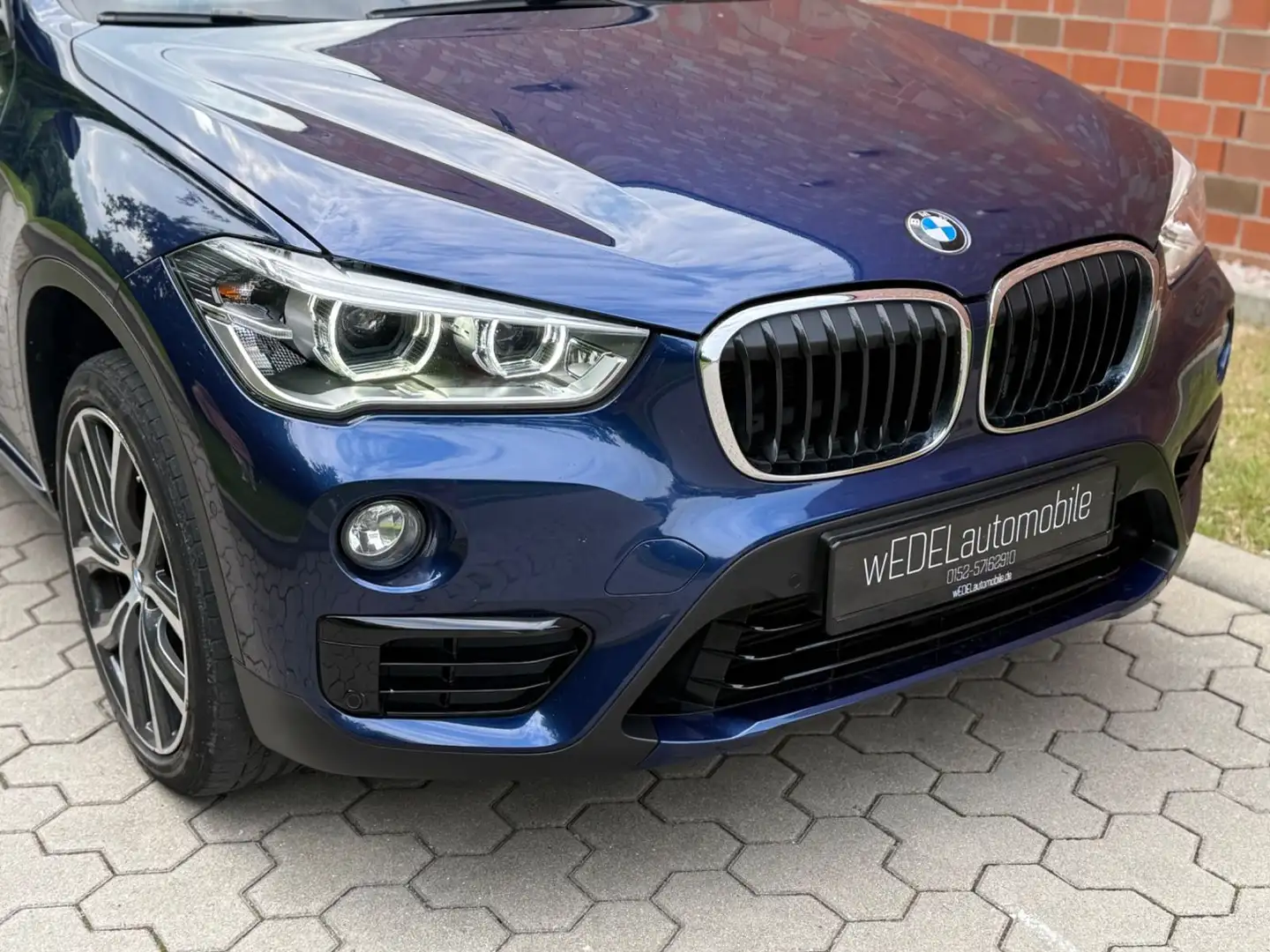 BMW X1 -xDrive-Sport Line-LED-Kamera-CarPlay-Harman Blau - 2