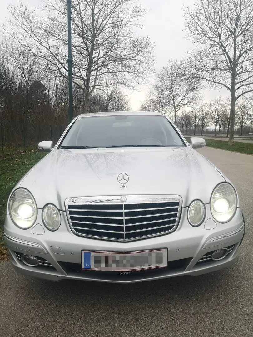 Mercedes-Benz E 320 Avantgarde 4MATIC CDI Aut. *EVO* Silber - 2