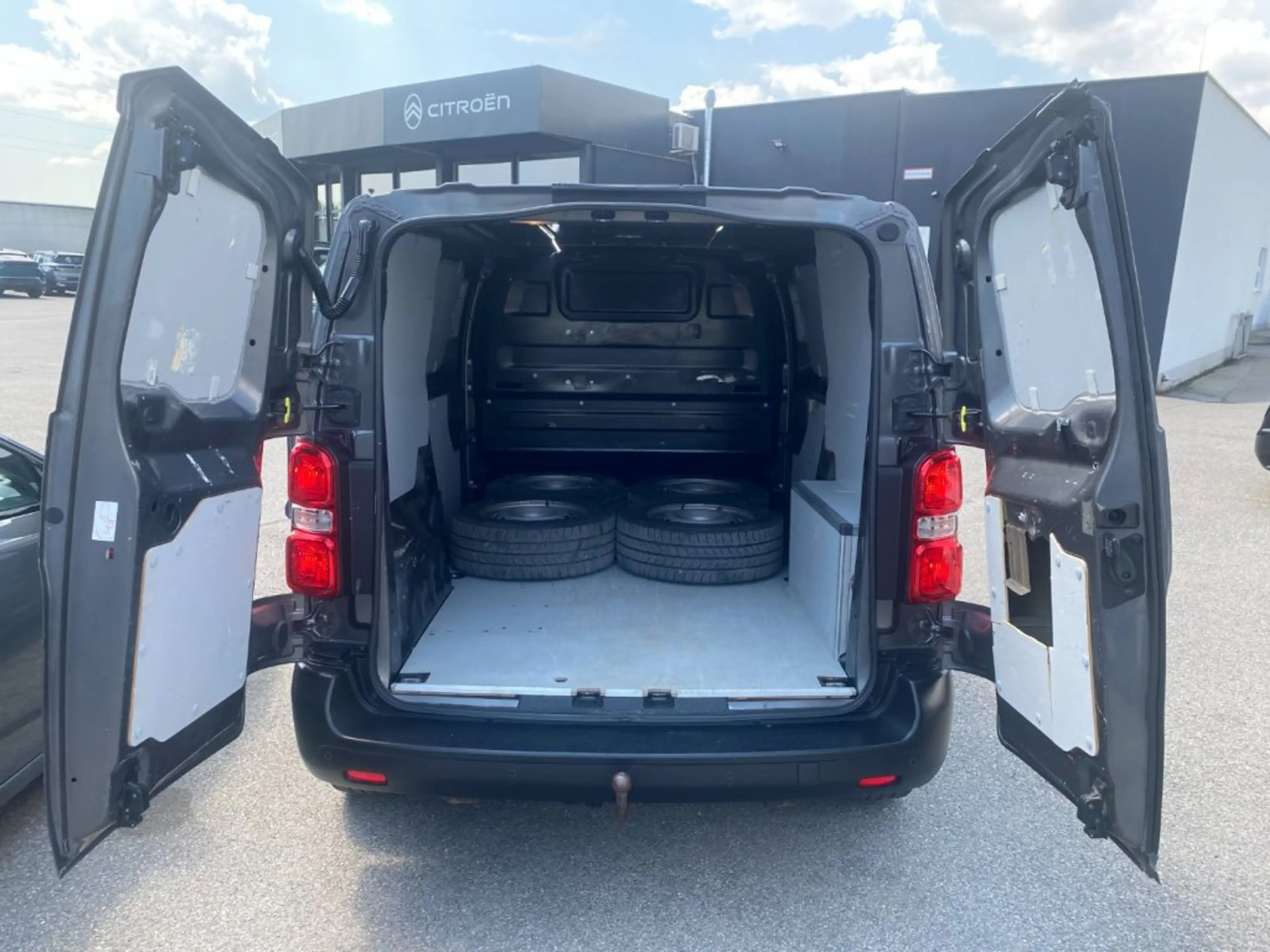 Peugeot Expert Premium L2 BHDI120 — photo 15