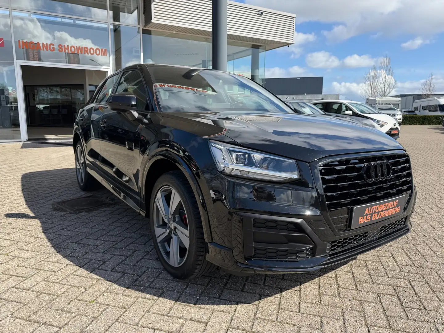 Audi Q2 35 TFSI CoD Sport S-line, Automaat, Sport stoelen, Schwarz - 2