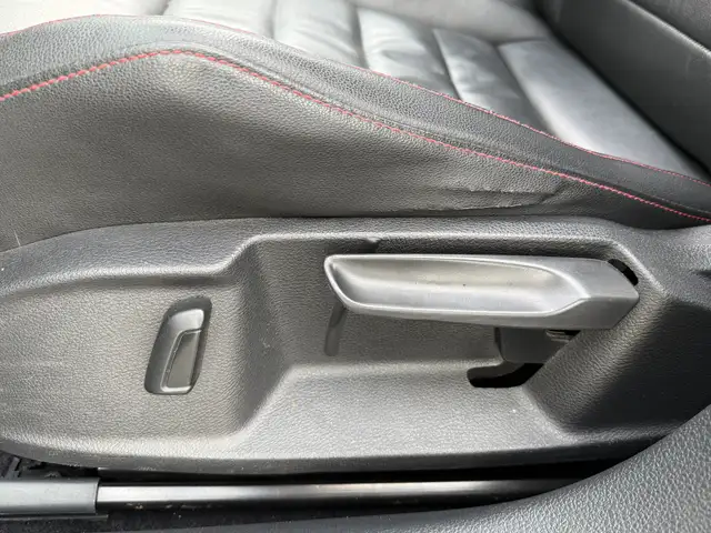 Volkswagen Golf view 6