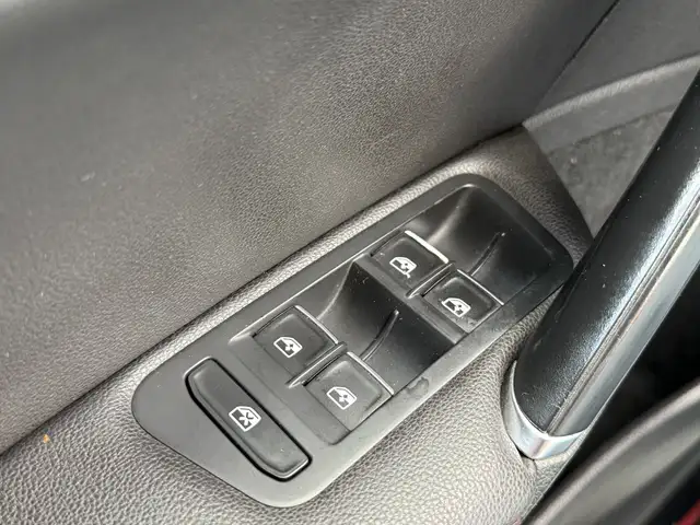 Volkswagen Golf view 9