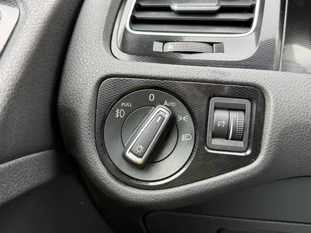 Volkswagen Golf view 10