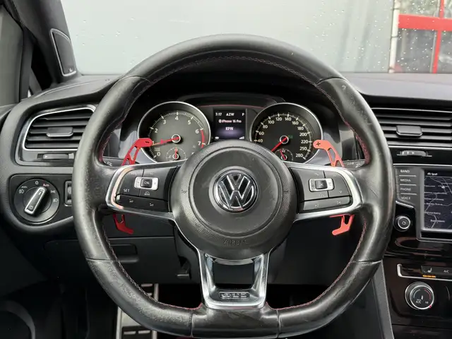 Volkswagen Golf view 13