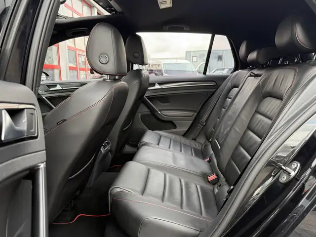 Volkswagen Golf view 7